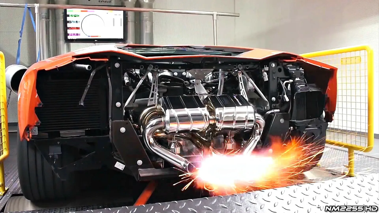 Lamborghini met capristo uitlaat