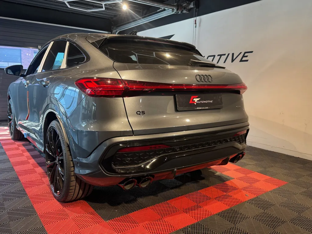 Audi Q5 2025 RVS sportuitlaat met 4x100mm zwarte eindstukken